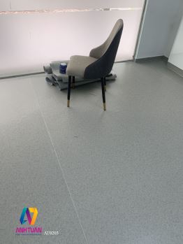 SÀN VINYL CUỘN THI CÔNG PHÒNG KHÁM TƯ