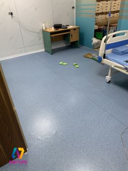 thi-cong-san-vinyl-cuon-at0206